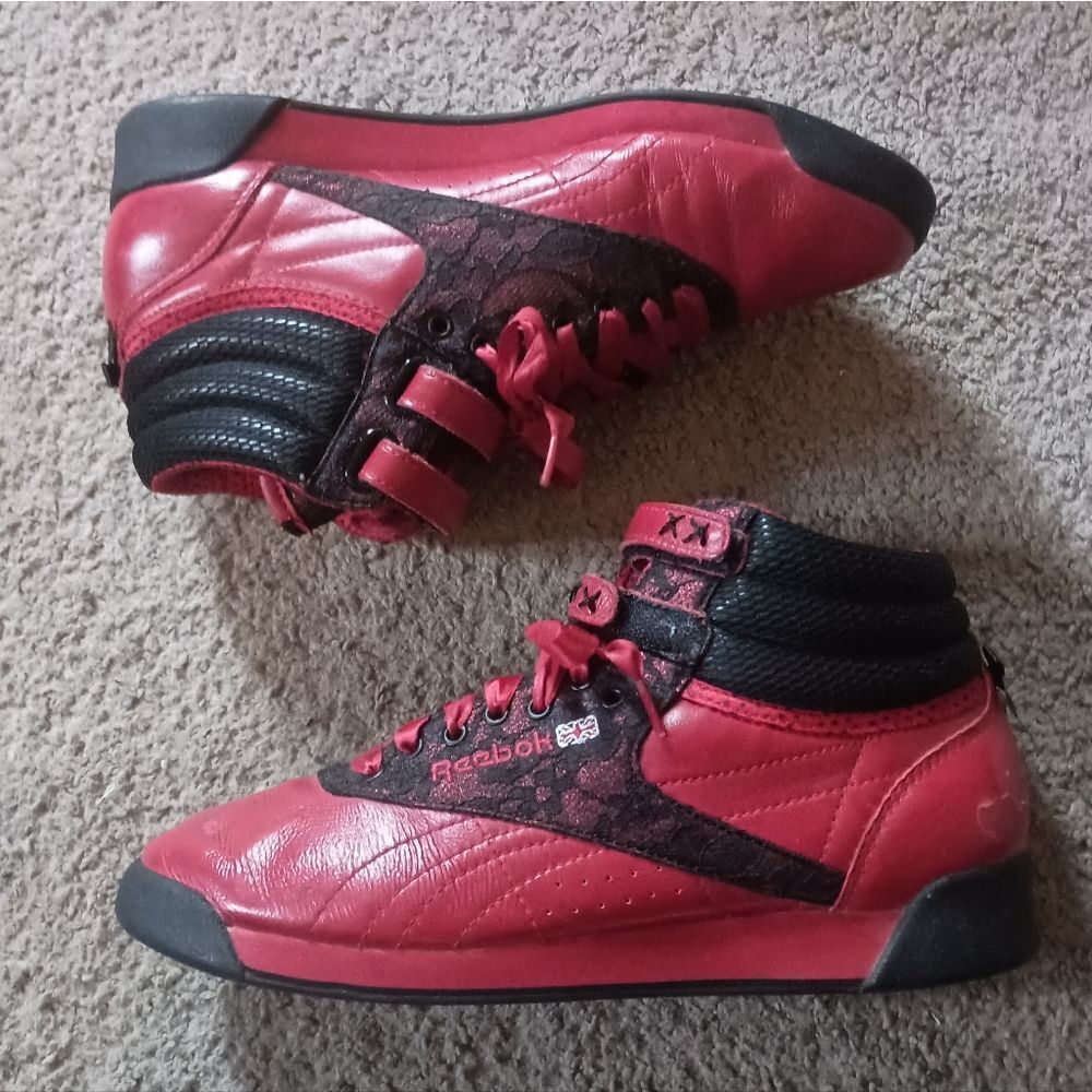 Reebok Freestyle Hi Femme Fatale Naughty Chic Women's Size 6.5 Red Black PRE-OWN